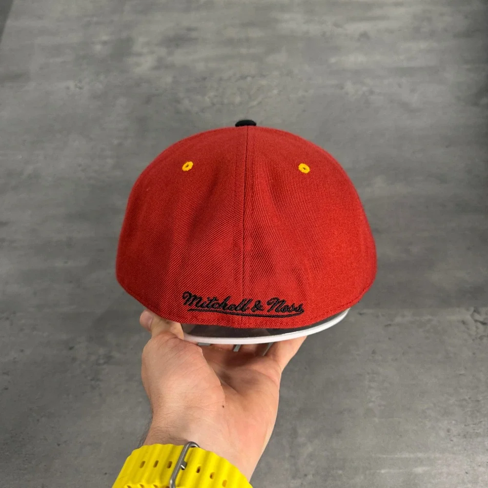 Mitchell & Ness Miami Heat Hat 8 Red Black Fitted NBA Flat‎ Brim Cap Wool Blend